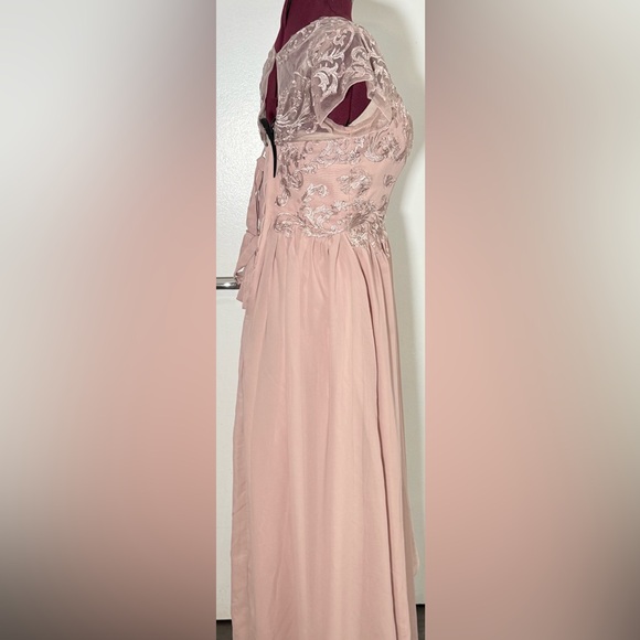Elegant Pink Lace Evening Gown Size 10 - Picture 4 of 11